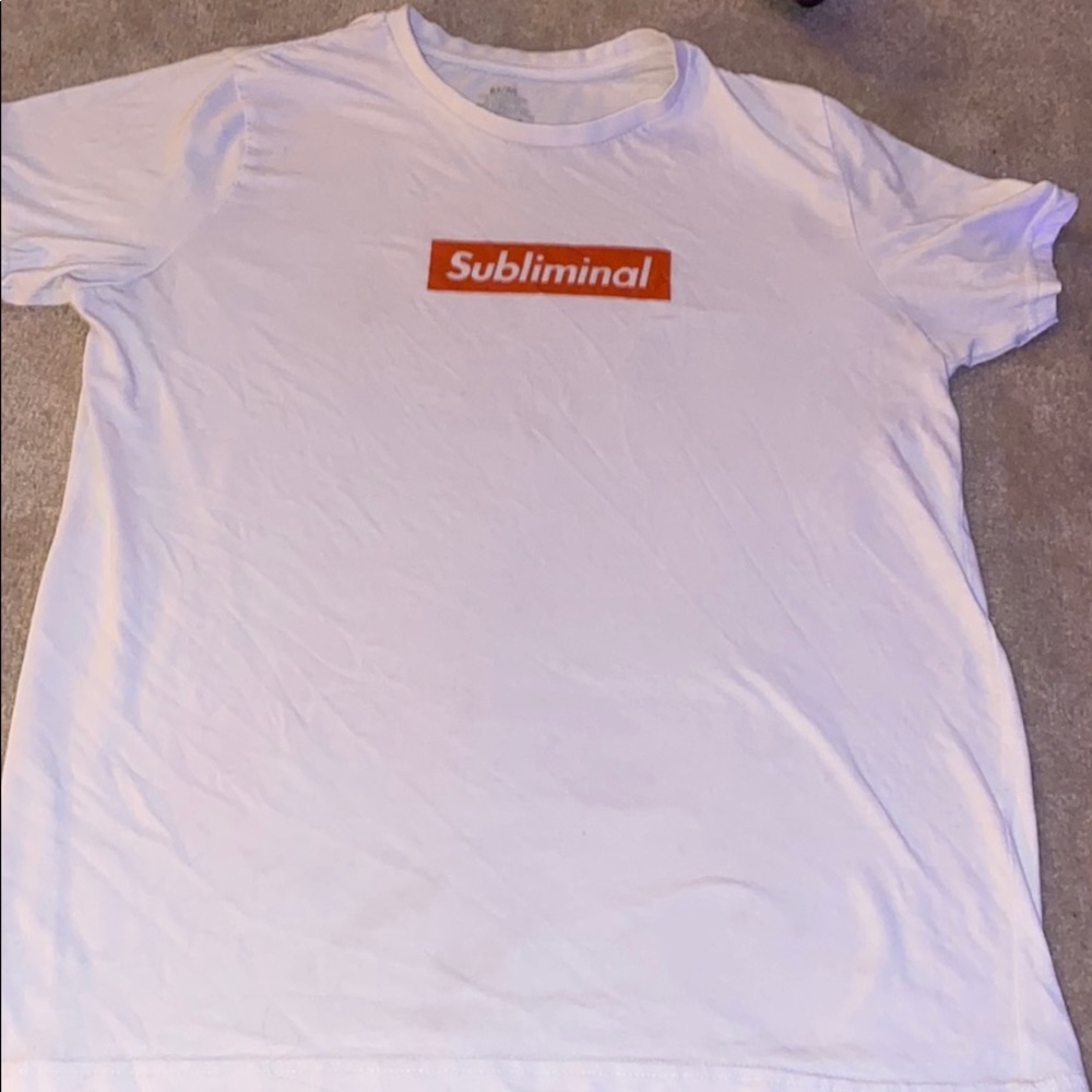 White tee shirt